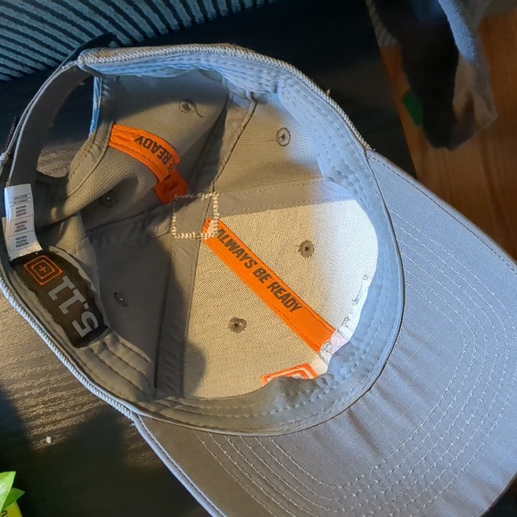 Brand new 5.11 adjustable baseball hat. 2014 marked. - Picture 7 of 8